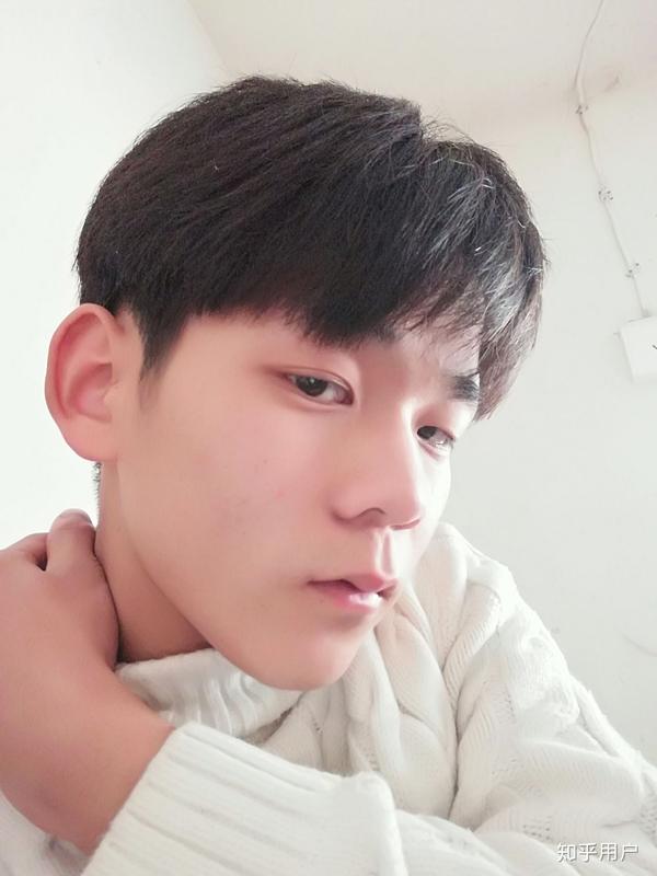 你见过的最好看的男生长什么样子?