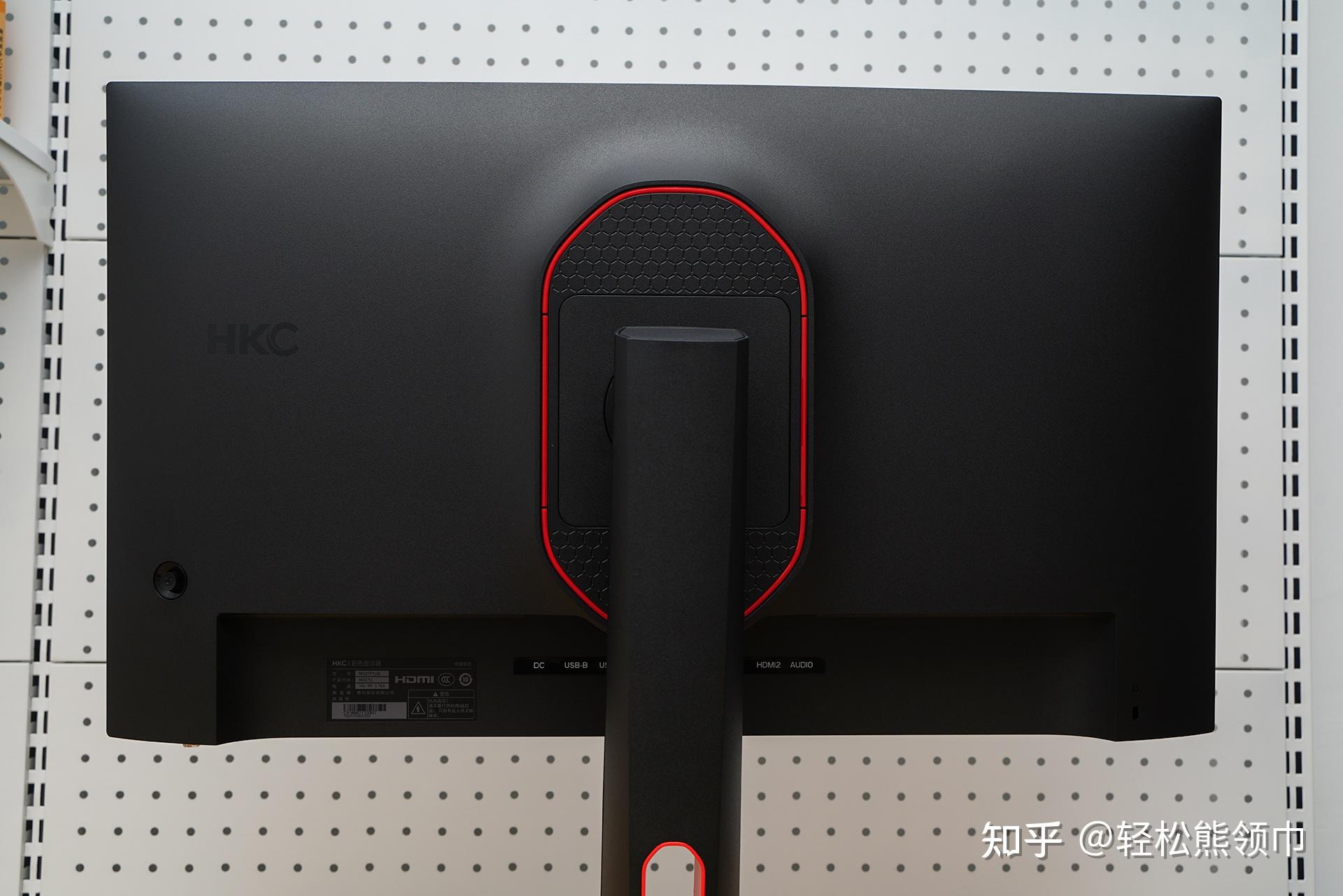 一个显示屏多个接口在目前已经是常态,这显示器配备hdmi2.1*2 dp1.
