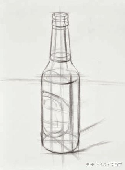 【标竿画室】素描静物啤酒瓶的质感怎么表达