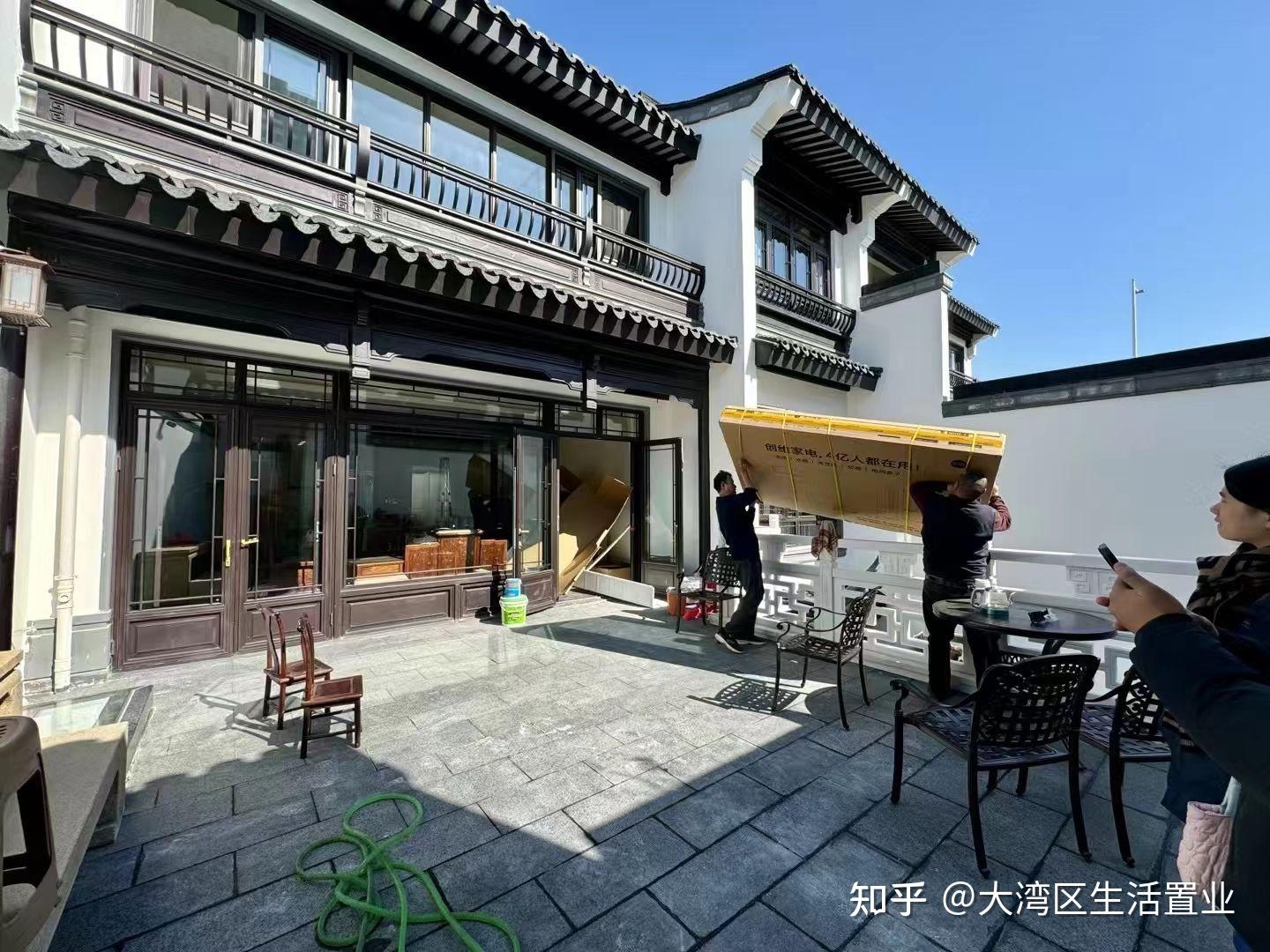 从“限墅令”到“禁墅令”,从独栋,联排,到叠墅,全部禁止,政策越来越严!未来,带院子的,城市别墅将成为绝版,“墅以稀为贵”! - 知乎
