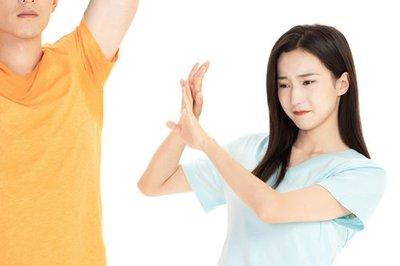 什么是狐臭的症状 v2-4180f1a4fc0f1fc9f34acdbf50eaebb9_1440w.jpg?source=172ae18b