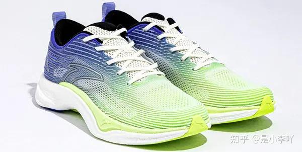anta安踏超轻跑鞋氢跑40开箱上脚评测又轻又软弹