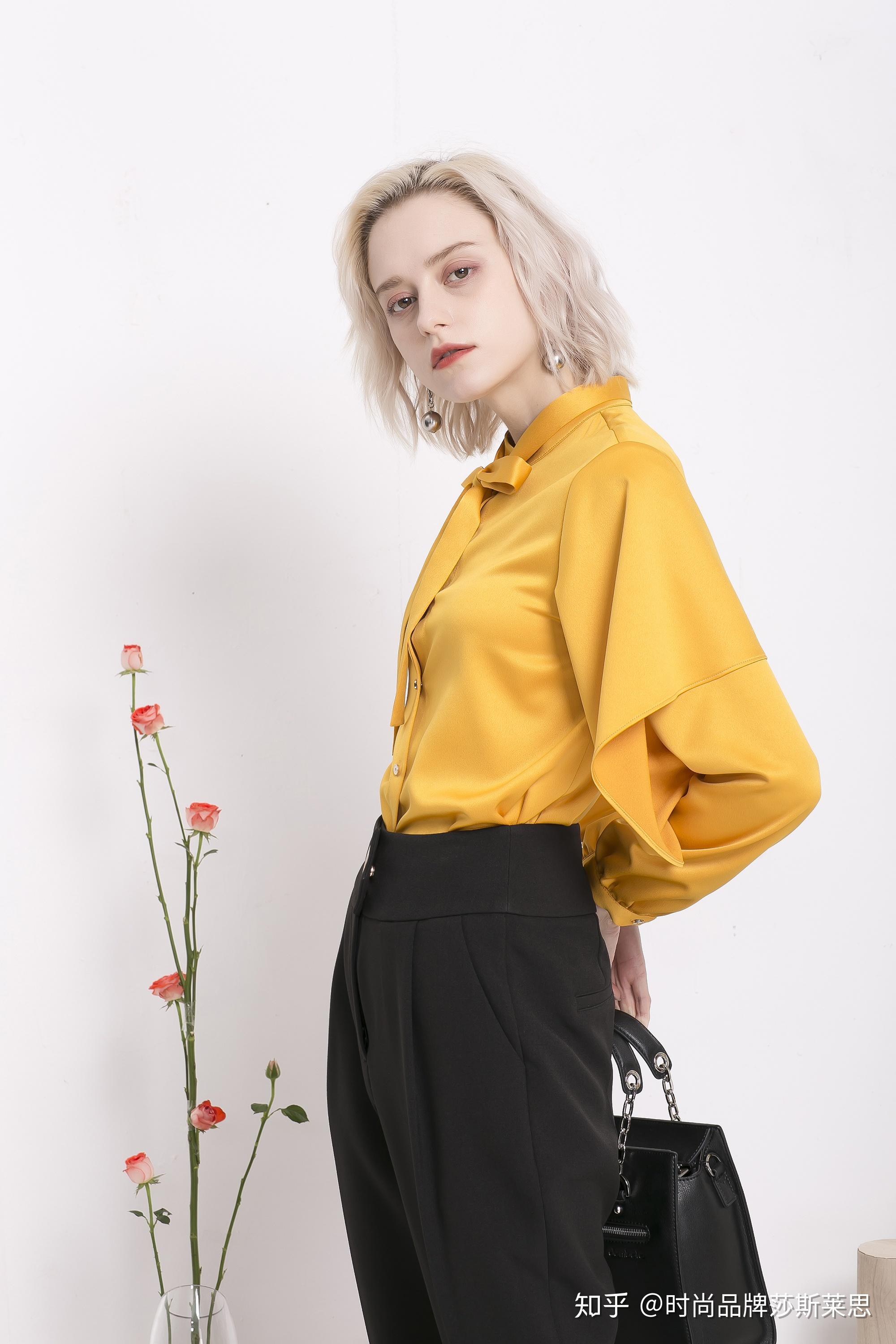 衬衣这样穿时髦炸了莎斯莱思时尚女装照着穿就对了