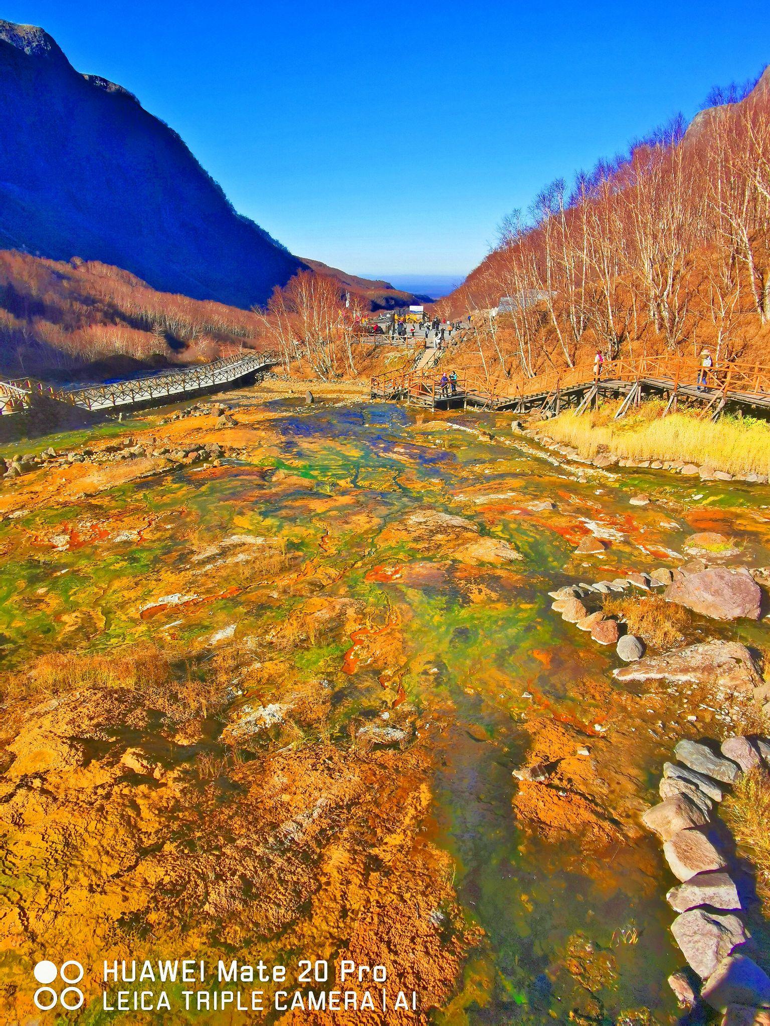 长白山七彩地貌 - 知乎