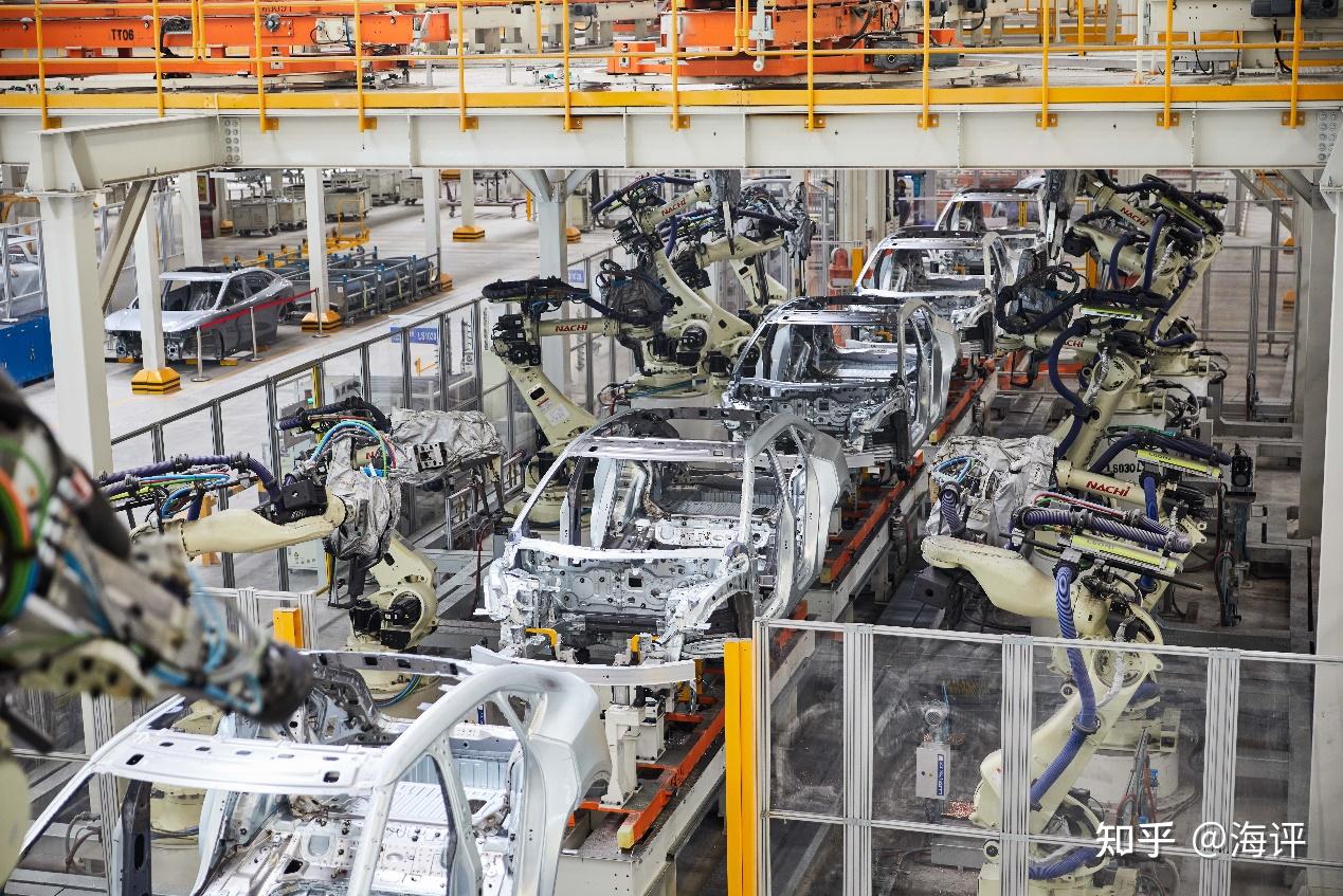 属于中国汽车工业的骄傲比亚迪第700万辆新能源汽车下线