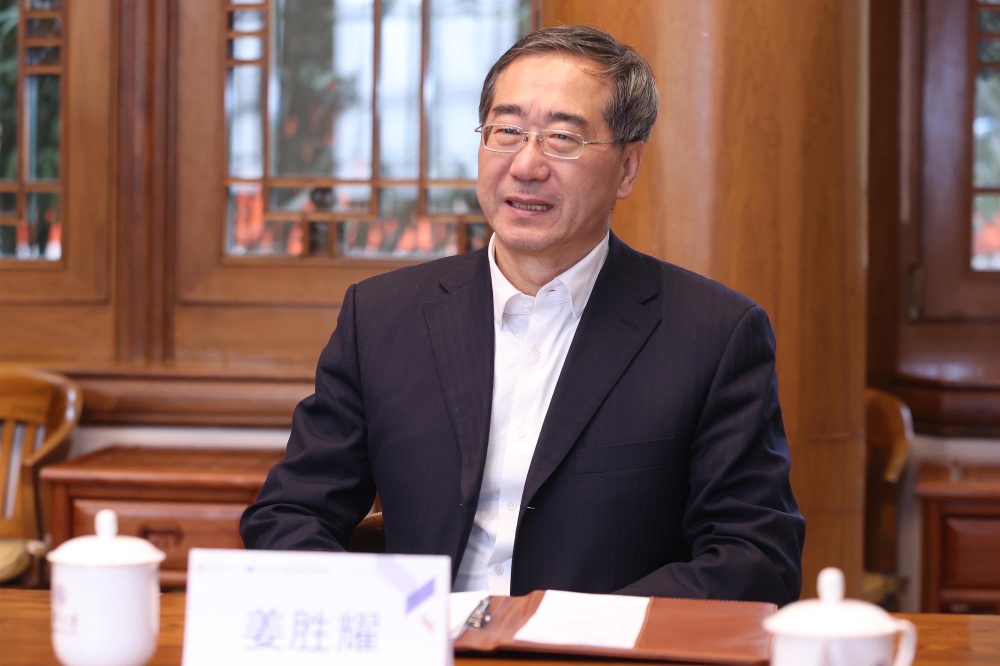 重要智库机构之一,在2016年由国家发展改革委与清华大学共同发起成立