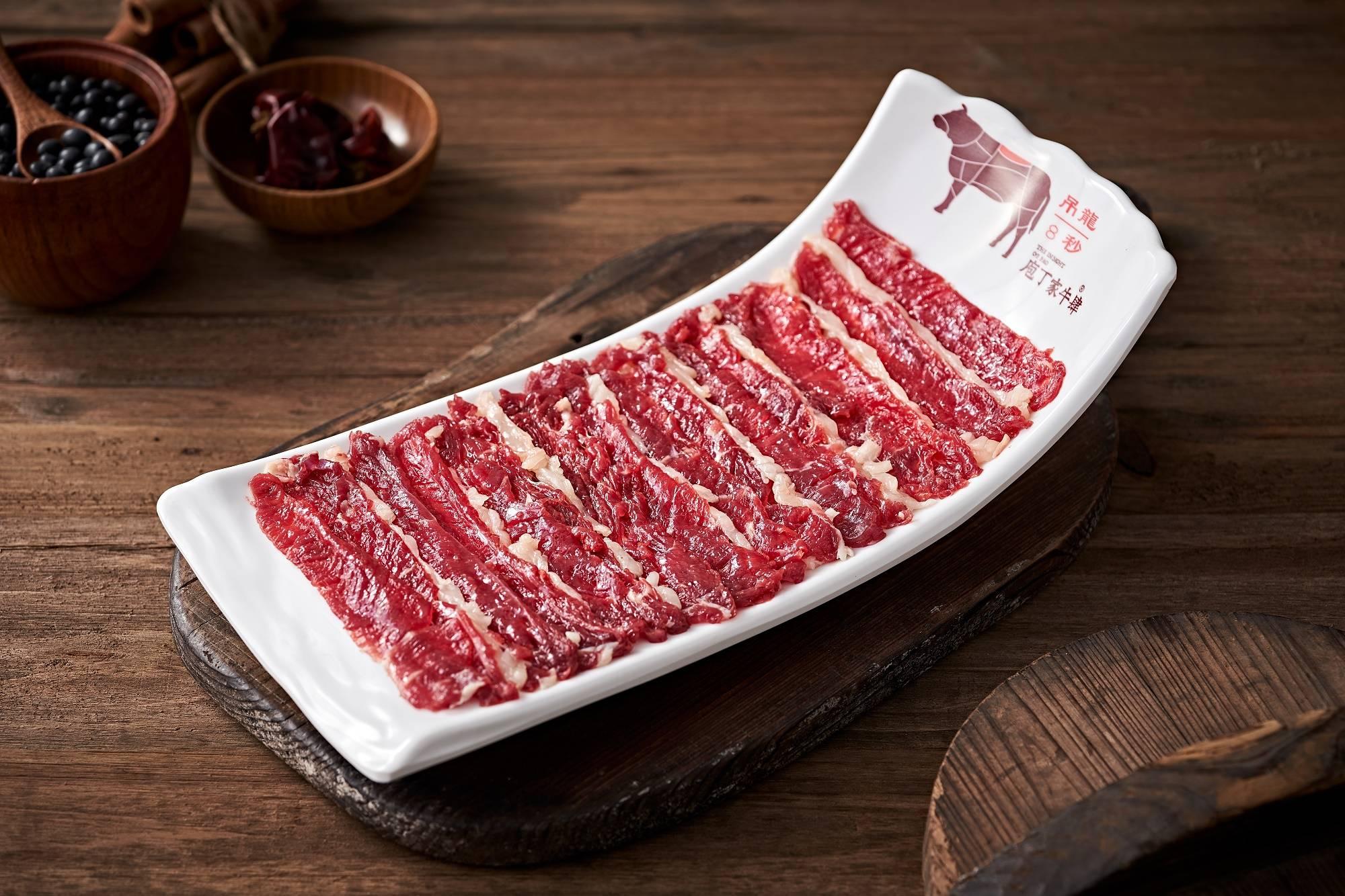 火遍重庆的超人气鲜牛肉火锅一口地道鲜味