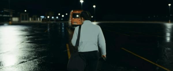 《鬼上车》简单直白,生猛恐怖,氛围感拉满