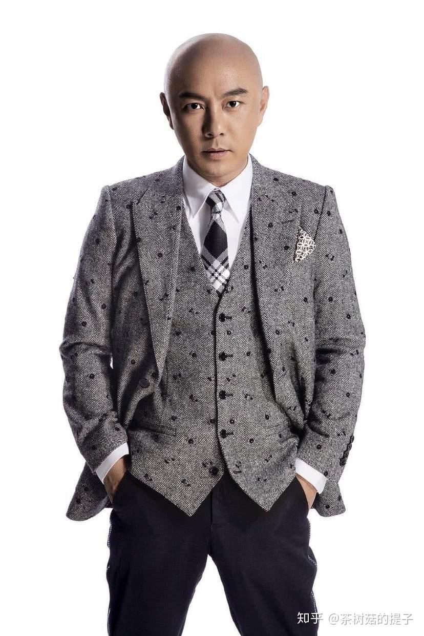 光头男怎么搭配才有型?有适合我的休闲西服吗?帮忙推荐一下,谢谢?