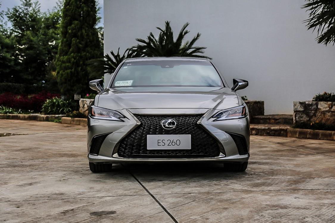 舒适区外天地宽试驾雷克萨斯全新es260fsport