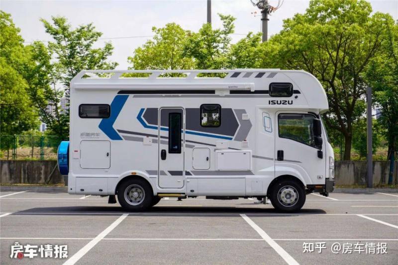 空間最大的五十鈴700p房車帶14度電1700w太陽能52t動力強勁