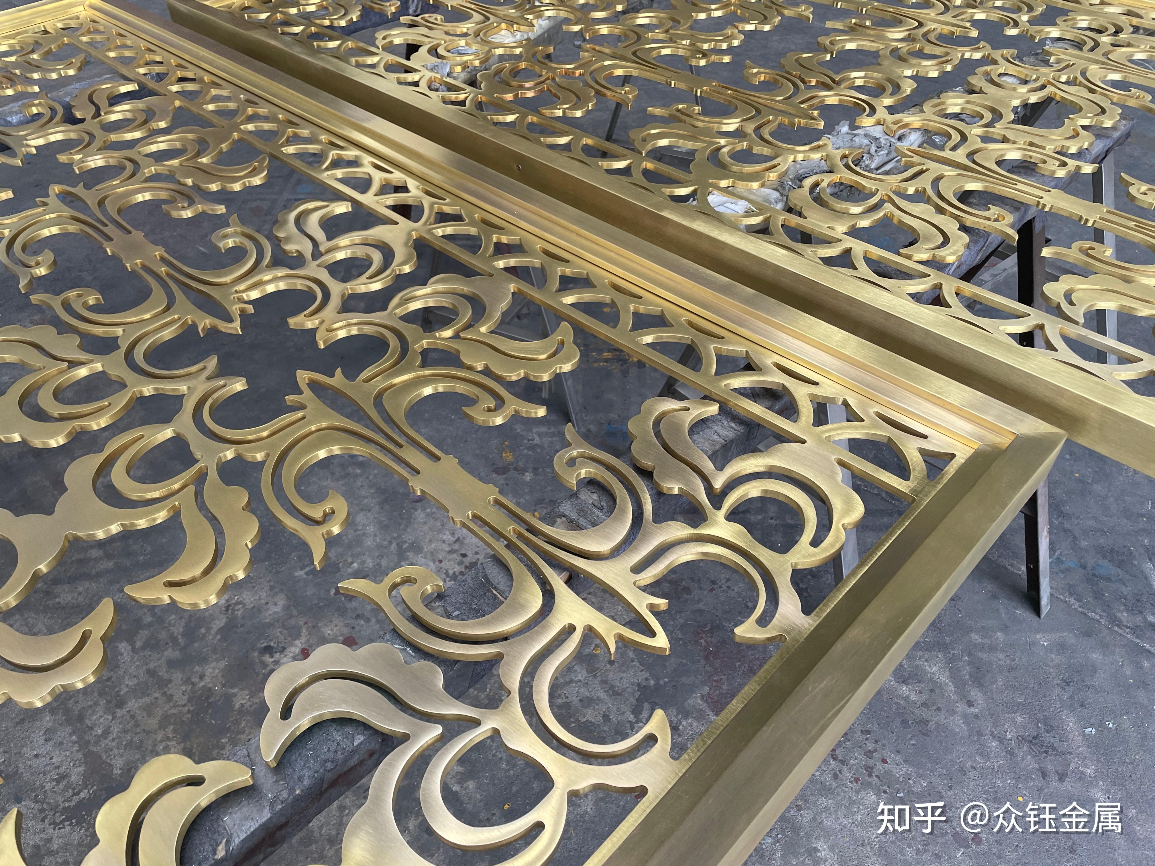 黄铜板雕刻屏风别墅入户玄关镂空雕刻花格定制