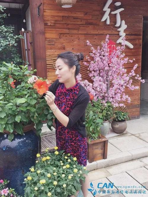 为了让乡亲们早日脱贫,她常年扎根基层,奔波在兴田乡的每一个村组