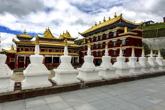 情歌故乡格萨尔王故里不去西藏就去梦中的香巴拉