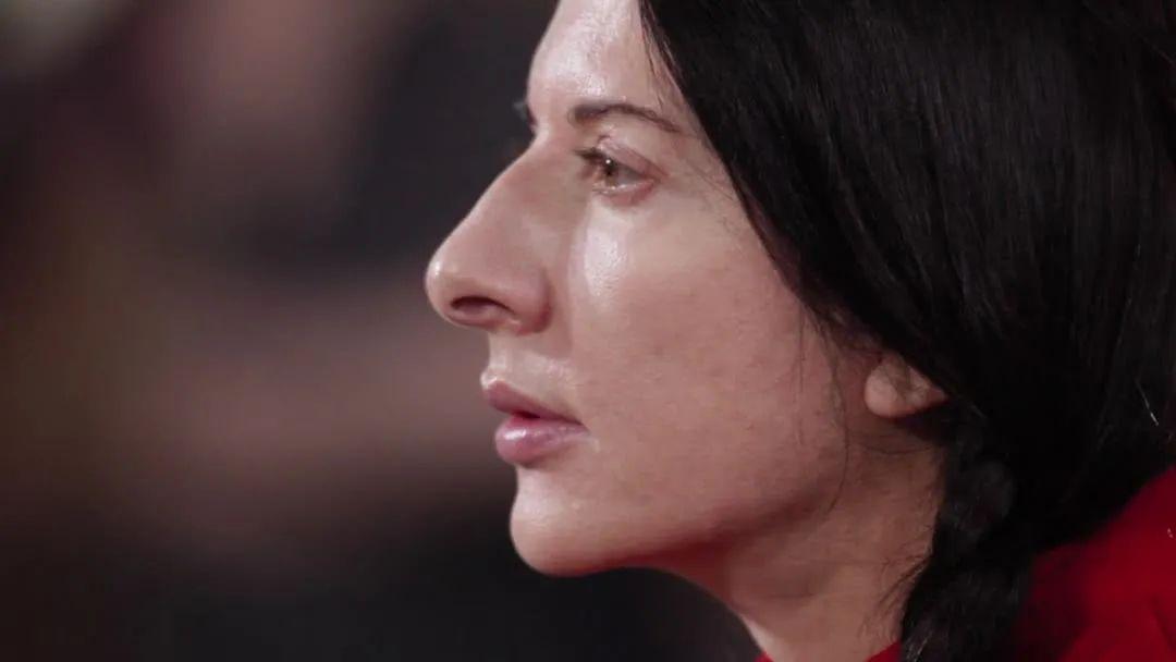 行为艺术的巅峰玛丽娜阿布拉莫维奇