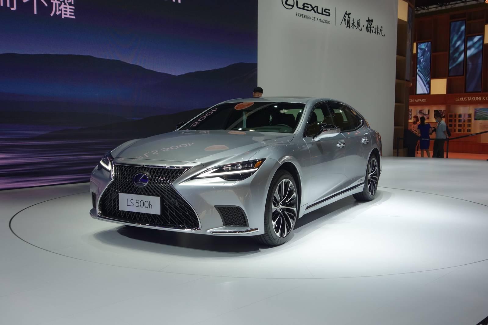2020广州车展实拍新款雷克萨斯ls舒适性提升878万元起售