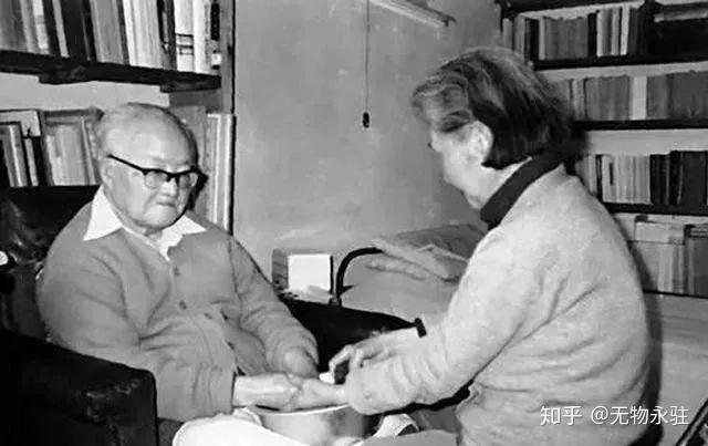 或许他们就是宝玉和宝钗婚后的样子：沈从文和张兆和，最熟悉的陌路人 - 知乎