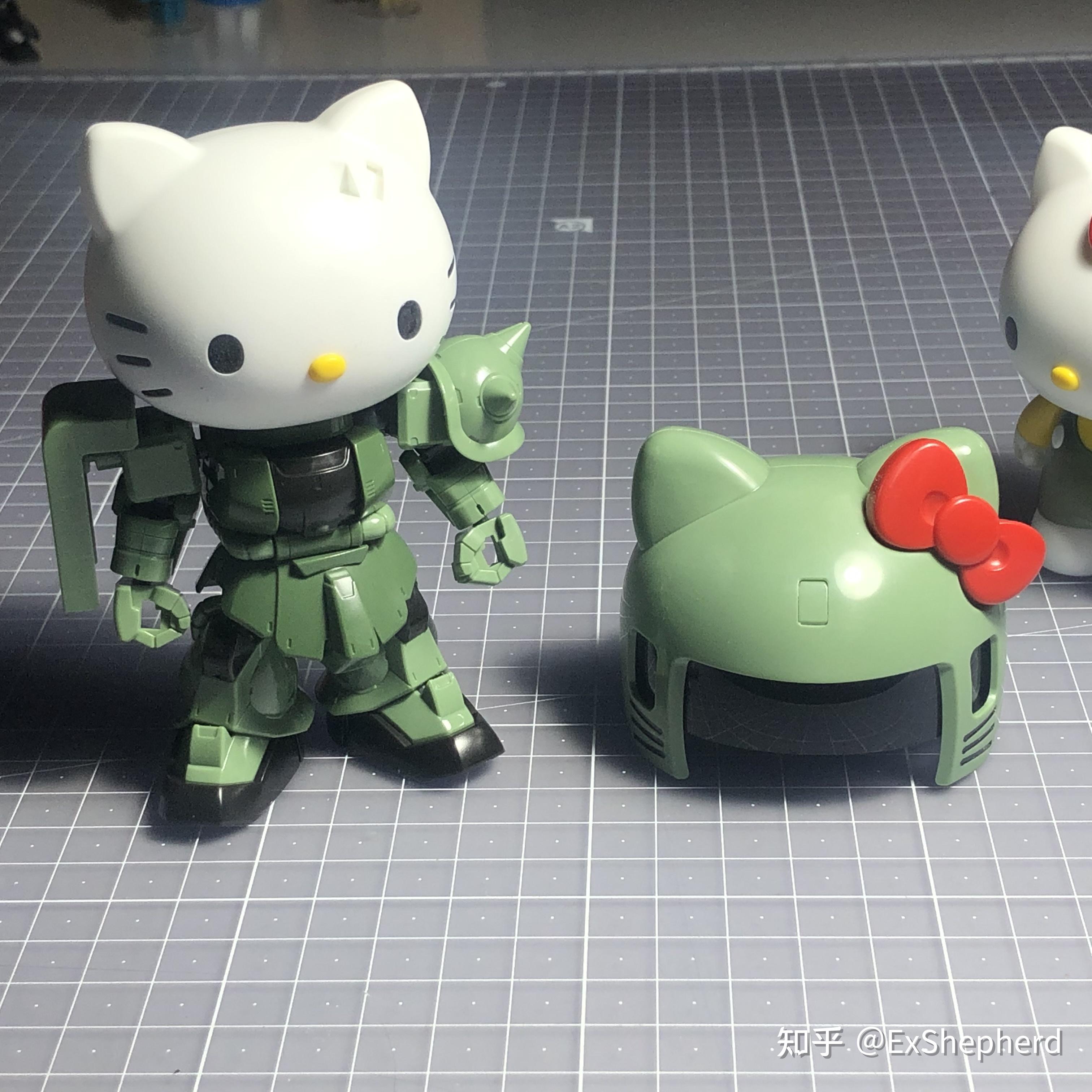 可能是因为扎古头盔的形状比较圆,如果安装时不小心经常会被kitty的头