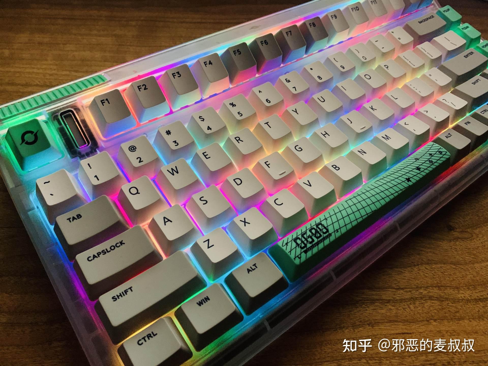 刚入手就成为生产力工具iqunix虫洞og80ttc金粉轴键盘简评