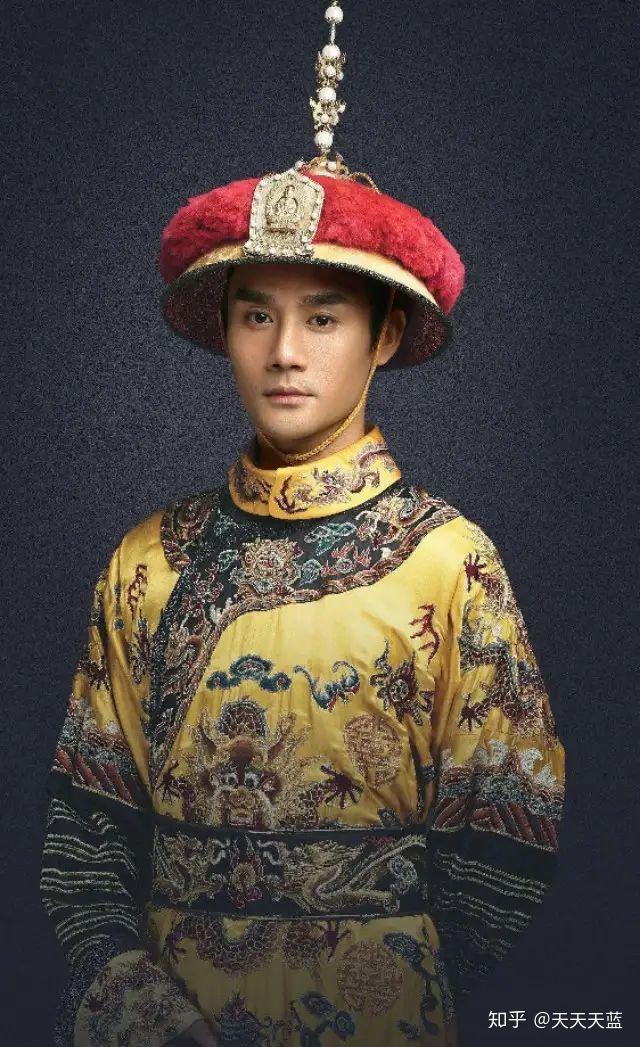 大清乾隆皇帝剧照1763年俄国圣彼得堡皇家科学院院士米勒起草了一份