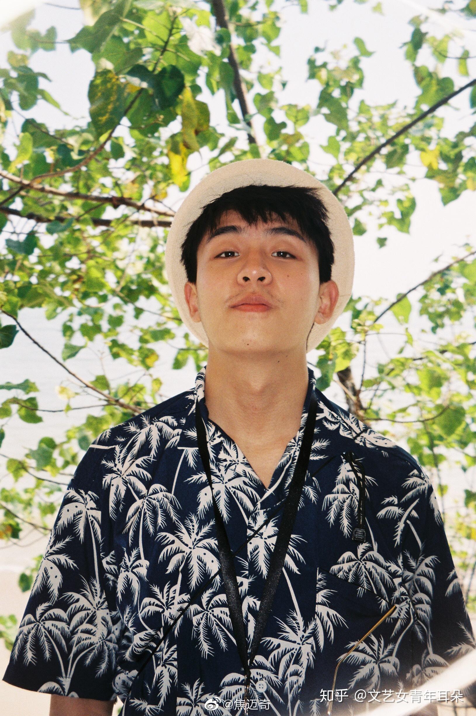 有哪些适合做壁纸或卡贴的焦迈奇的照片?