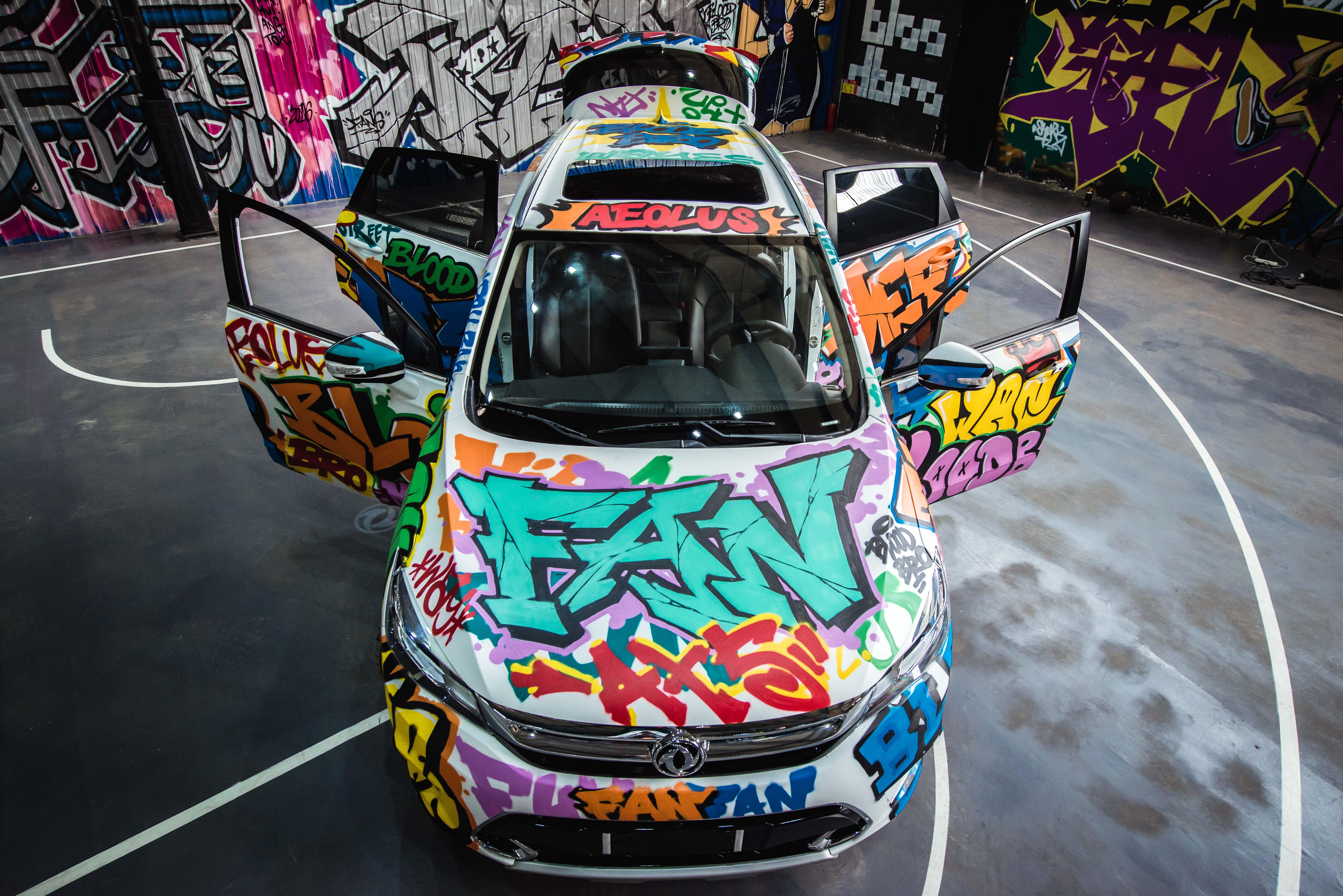 com友情客串 妹子与金毛乱入涂鸦和篮球更配哦预计这台实车将会在各大