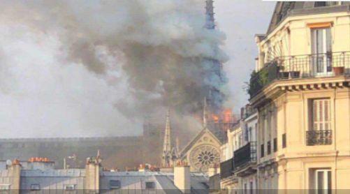 巴黎圣母院大火是法国衰落的标志性事件
