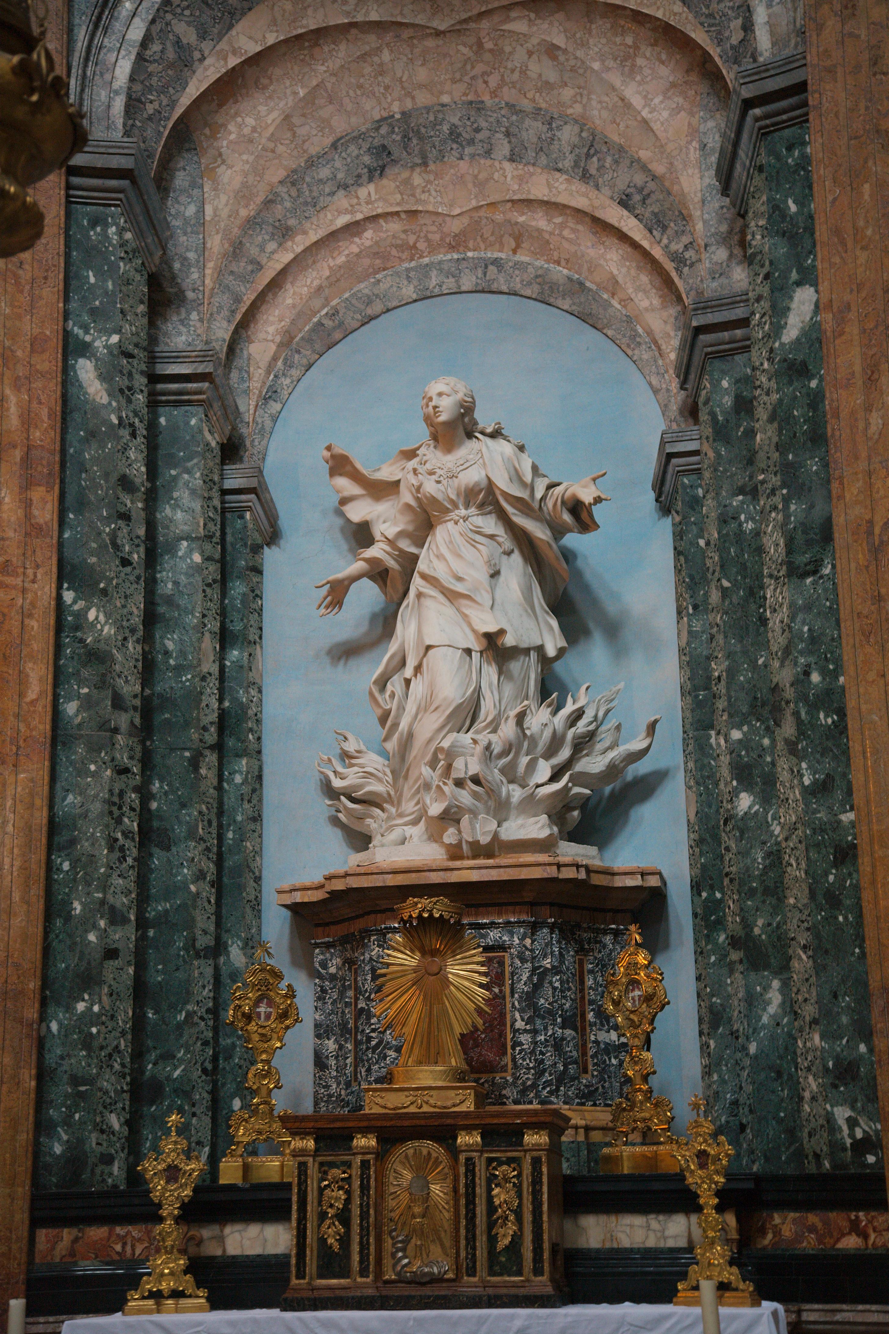 从万神殿穿过一条马路就到了纳沃纳广场(piazza navona),圣埃格尼斯