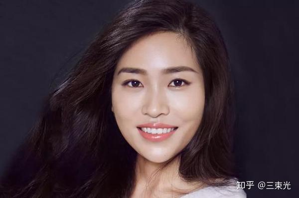 张艺谋70岁生日时山茶树之恋副导演张艺谋大女儿张末送来祝福