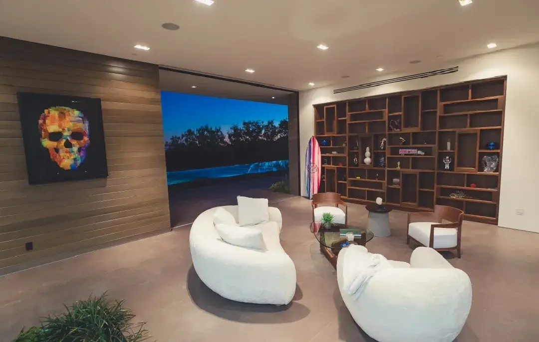 知名dj zedd公开上亿豪宅,还用乐高搭了一个夜店.