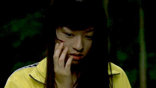 《大逃杀》中的千草贵子后来这个角色也成为了电影中粉丝最喜爱的