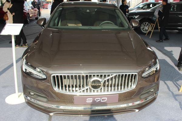 2021款沃尔沃s90实拍枫木棕配色很大气确定不考虑一下吗