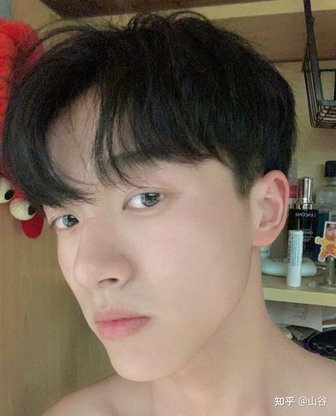 怎么能变白特别是脸男生22岁脸可黑了