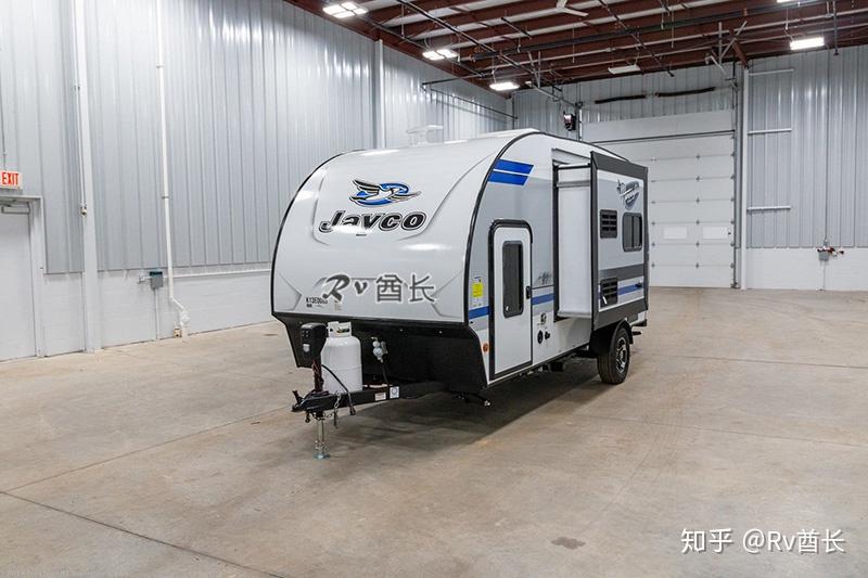 美国jayco杰克房车6米带拓展的进口拖挂这款小房车能睡4人