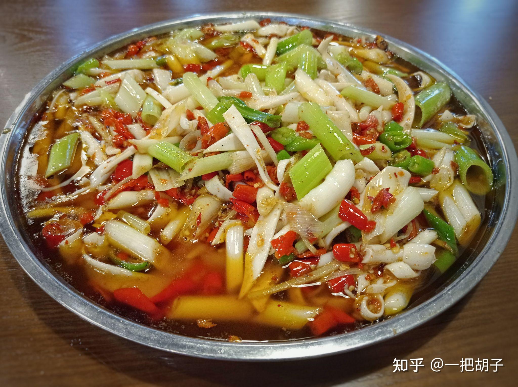 【胡乱走走】在自贡探索盐帮菜(辣得跳的自贡美食)