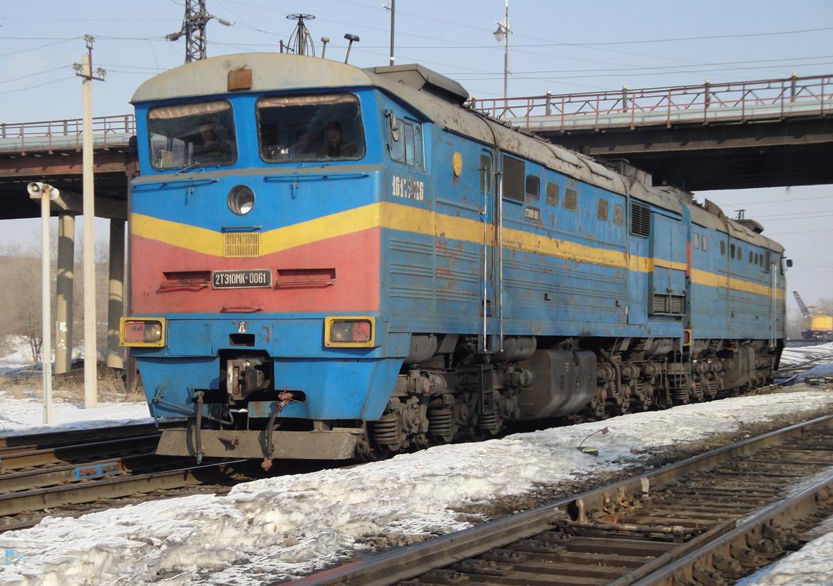 铁道科普中亚草原的通用电气造te33a型内燃机车