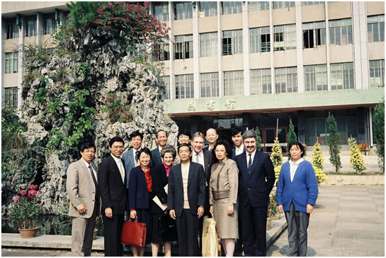 安永会计师事务所合伙人汤云为教授被授予acca荣誉会员.