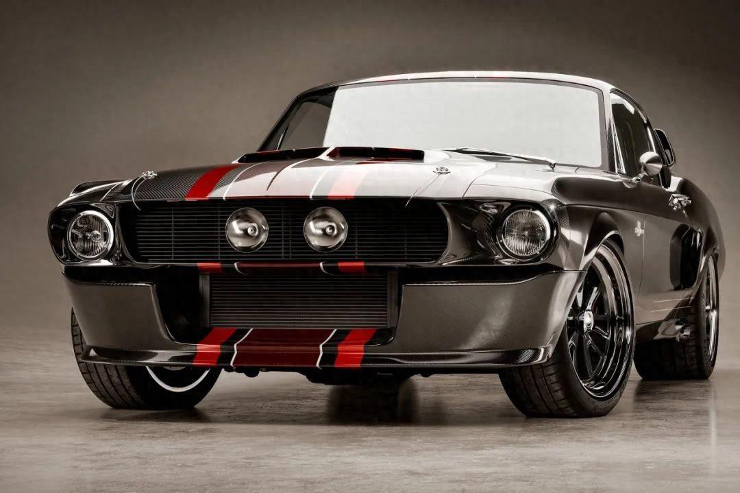 全碳纤维初代野马800匹谢尔比gt500cr