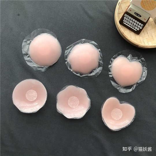 磁针贴的原理,可能是针刺和磁石的物理刺激,导致乳首附近的组胺分泌