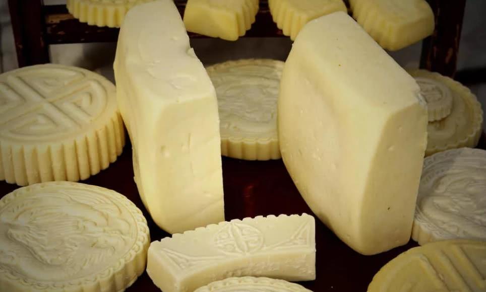 蒙古族白食之"奶豆腐"蒙品1选为您带去不一样的味道!