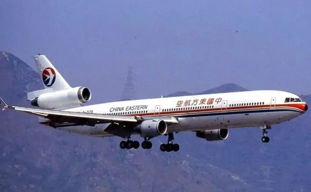 信物百年这顶飞行帽的主人用一次震惊中外的起义开启中国民航新篇章