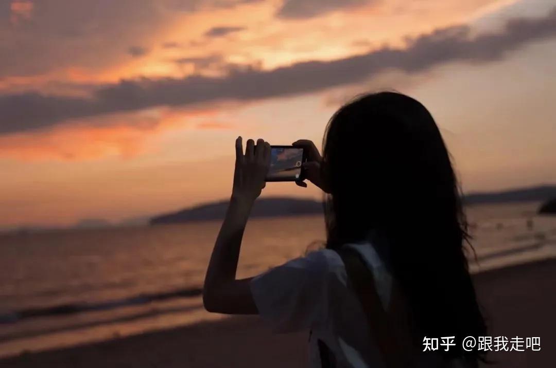 情侣不露脸海边拍照指南