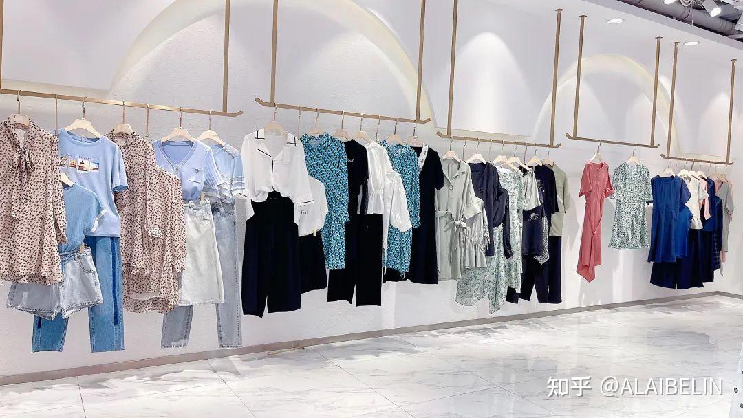 minette22夏女装品牌连衣裙上衣穿搭