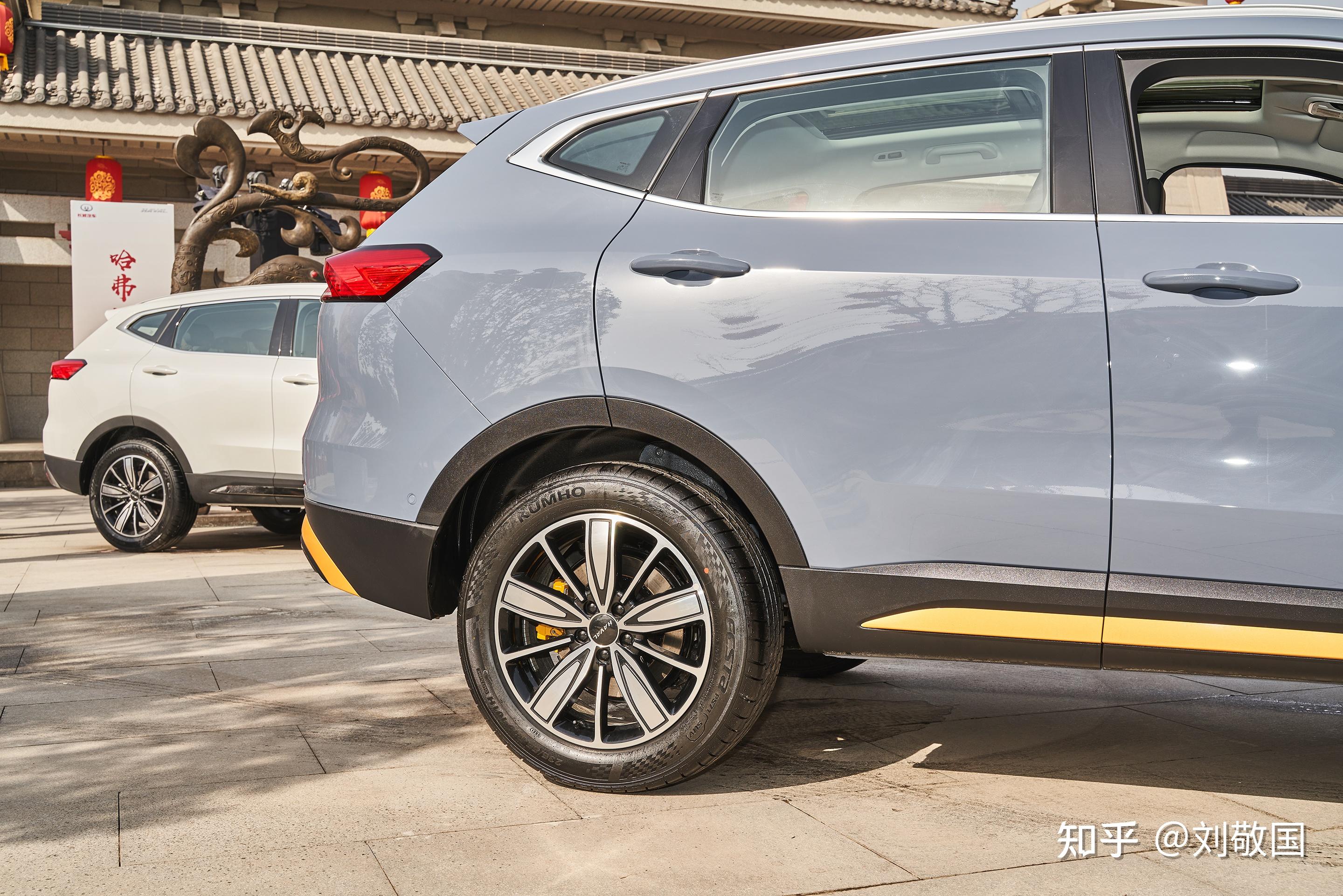 如何选择哈弗h6看看这款国潮版豪华青瓦灰车型详解