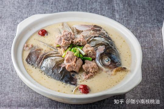 寒冷的冬季来上一碗鱼羊汤,暖身又暖心。 - 知乎