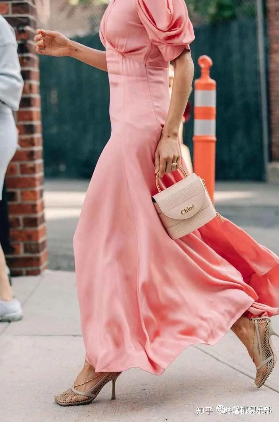 温暖精致的珊瑚粉配上干净清爽的薄荷绿,轻盈的仙女感轻松up!