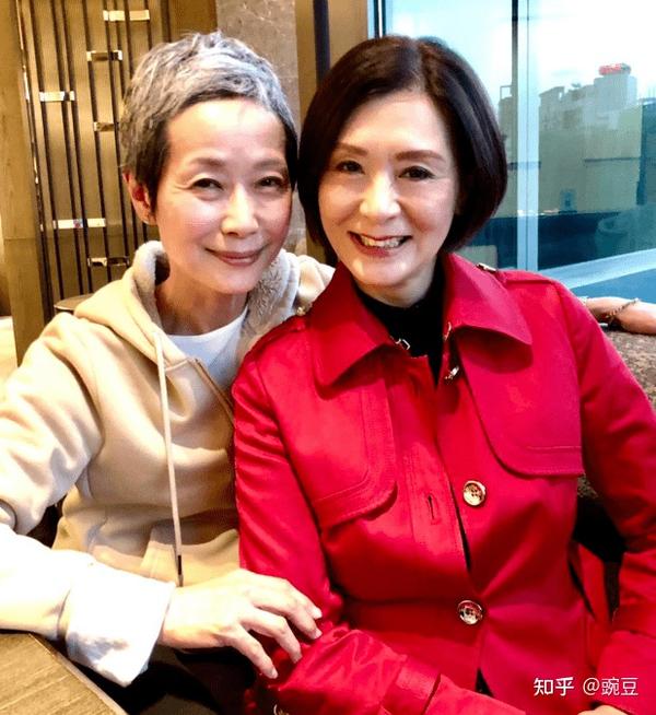 膝下无儿女!叶童结婚35周年大晒恩爱合照! 曾因一事错过生子时机 - 知乎