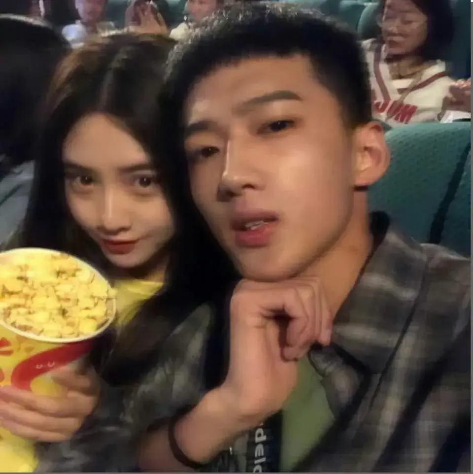 一些超级特别又好看的情侣头像,共190张-最好看的情侣头像动漫一人一半