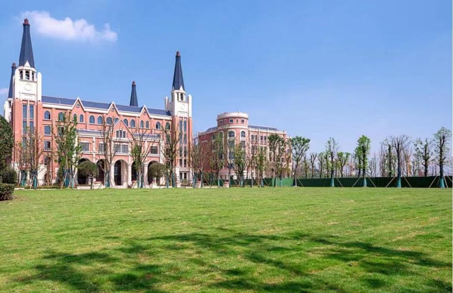 巴川中学实景图从2018年到2023年,这座千亩文教大城的呈现度已经