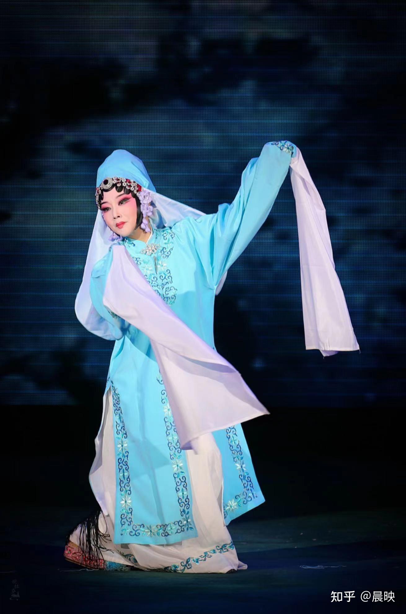 香一一记安徽繁昌县徽之韵文化传媒有限公司总经理,优秀青年演员周瑶